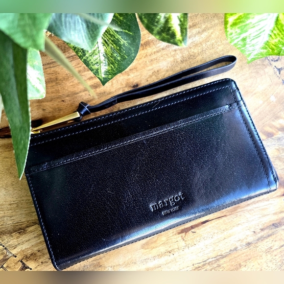 Margot New York Black Leather Continental Wallet Wristlet NWOT - Picture 1 of 8